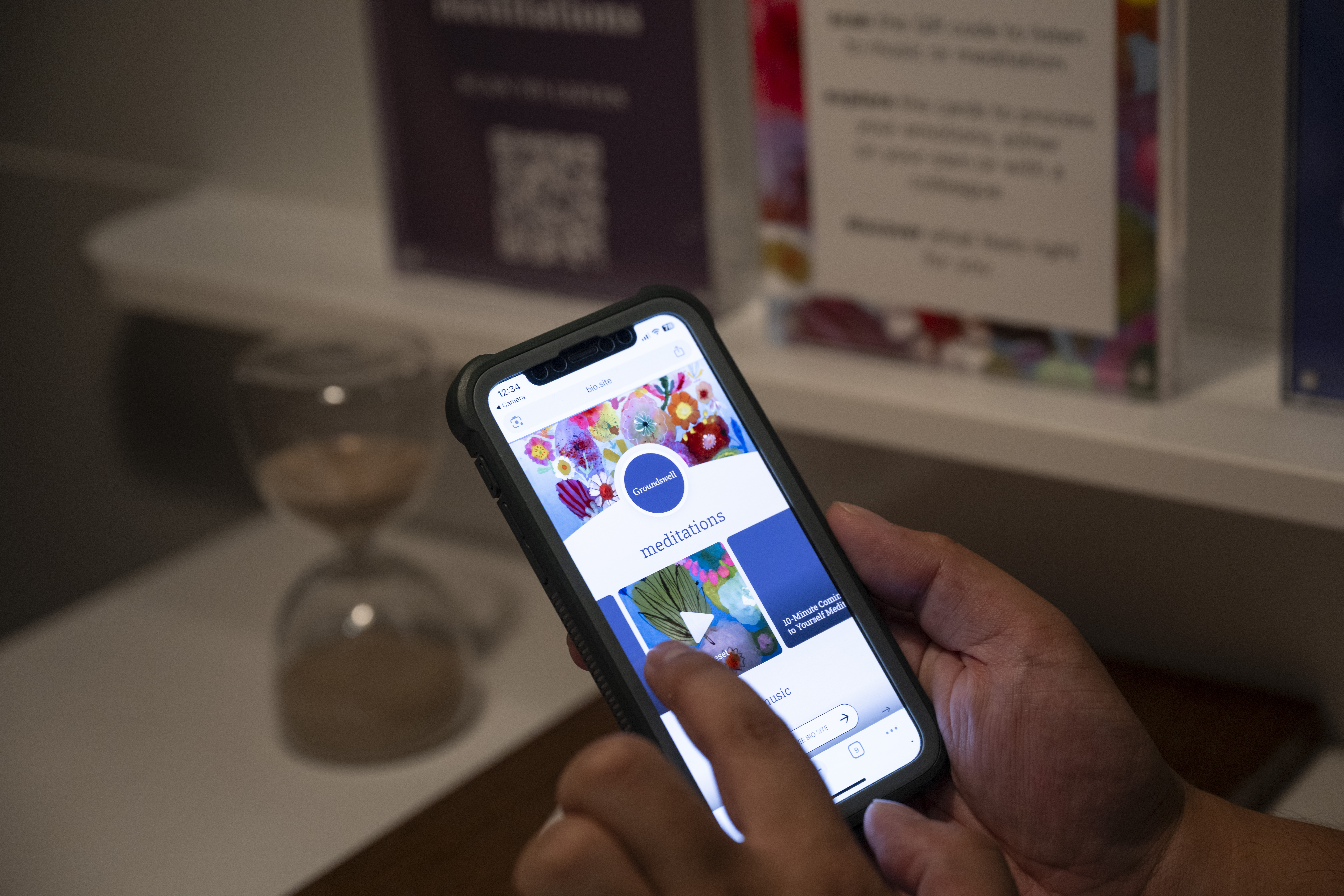 A cell phone using the Groundswell resources