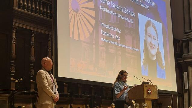 Sofía Bosch Gómez receiving an awards